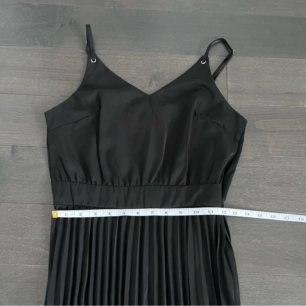 Elegant Black Pleated Midi Dress Size S Elegant & Classic - Picture 7 of 9
